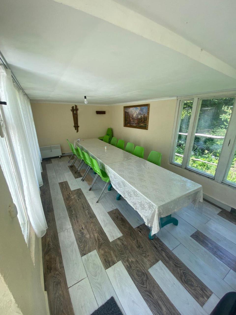 Basuta Guesthouse Kapan 外观 照片